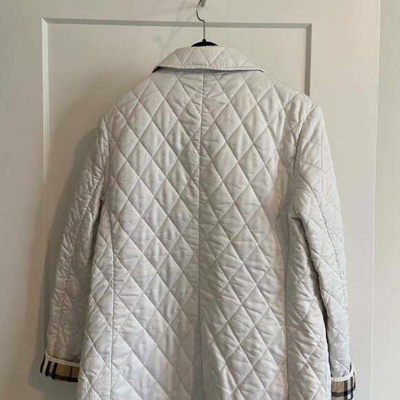 Burberry Constance Women’s White Quilted Jacket w/ Signature Plaid Lining – Size - Picture 7 of 10